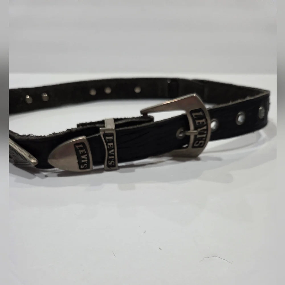 Levi's Dark Leather Belt with Silver Buckle Sz.28